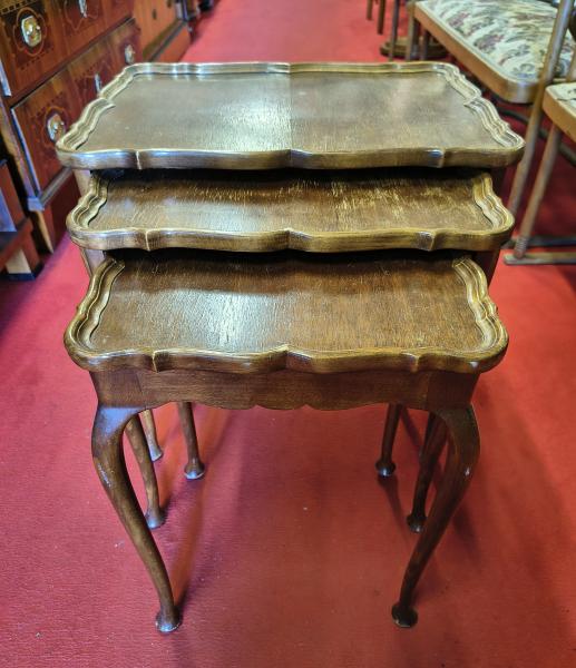 Stodola.cz - Hnízdové stolky